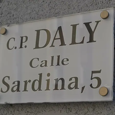 Estrella Daly 아파트 *